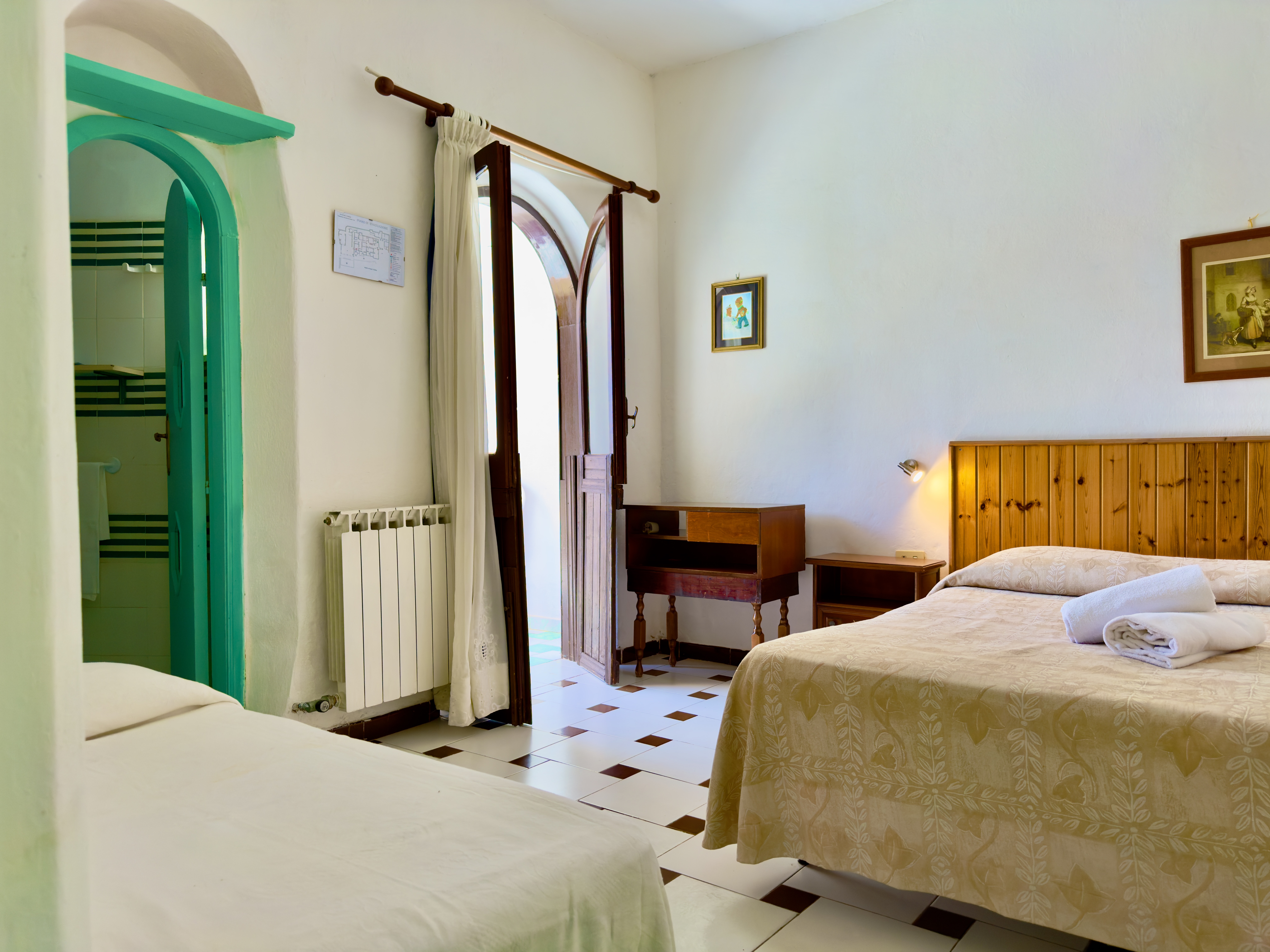 Camera Tripla vista mare
